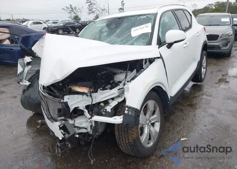 2019 Volvo Xc40 T4 Momentum z USA, uszkodzony, nr VIN YV4AC2HK7K2107905